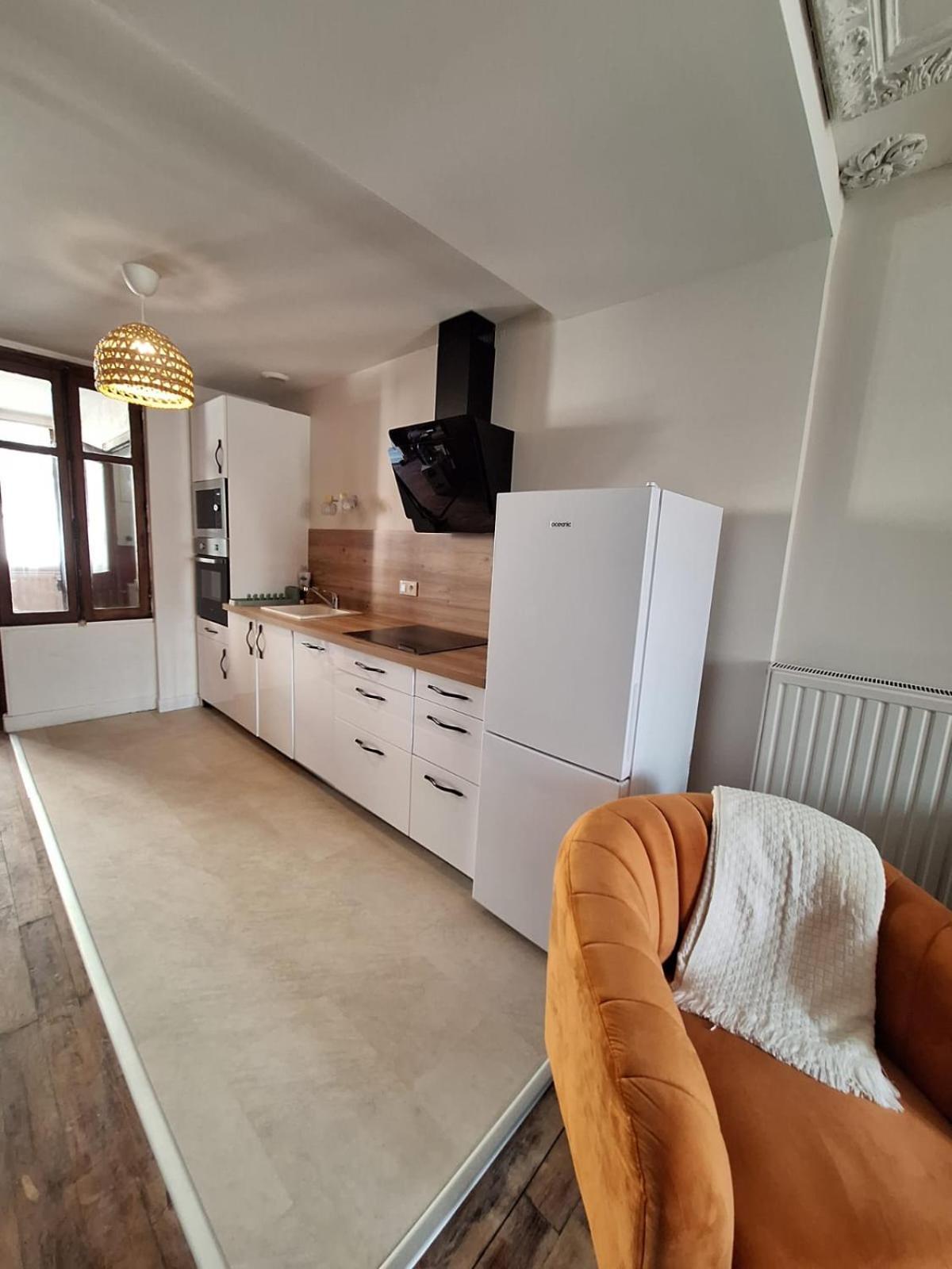 Charmante Maison A 2Min De La Porte St Jacques A פארטנה מראה חיצוני תמונה